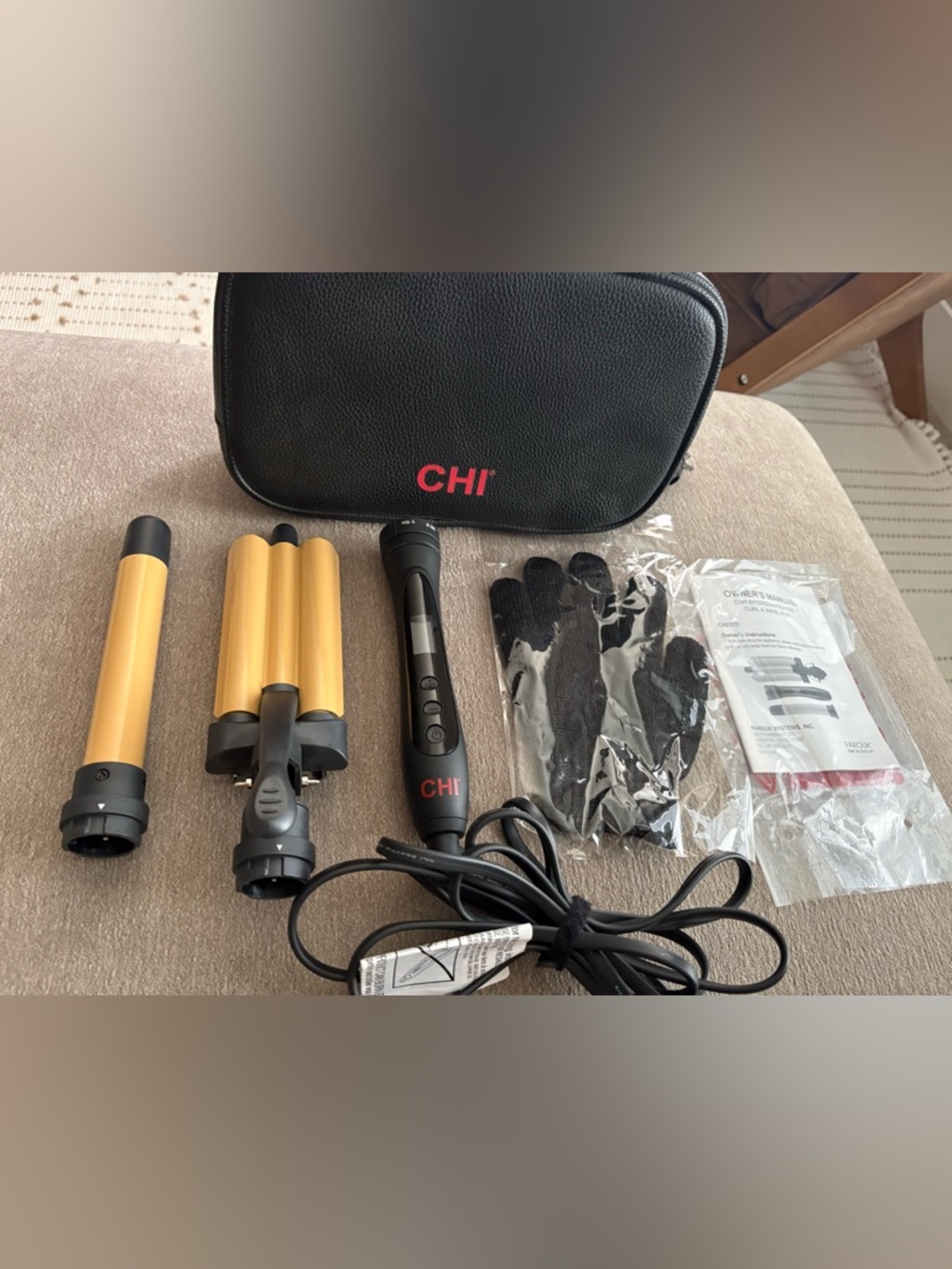 CHI Interchangeable Curl & Wave Iron with Bag & Gloves.  Used 1 time.